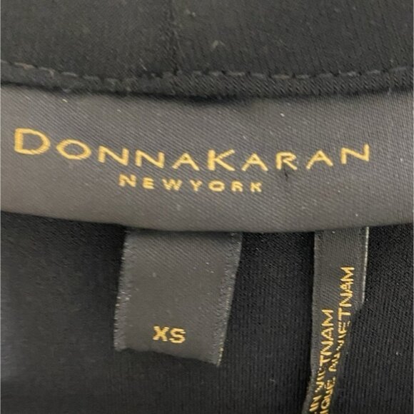 Donna Karan Twist Front Jersey Top XS Black Sleeveless Stretch V-Neck Minimalist - Picture 3 of 7